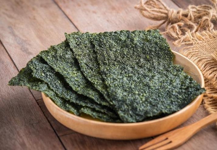 Snack rong bien gion rum duoc san xuat the nao? hinh anh