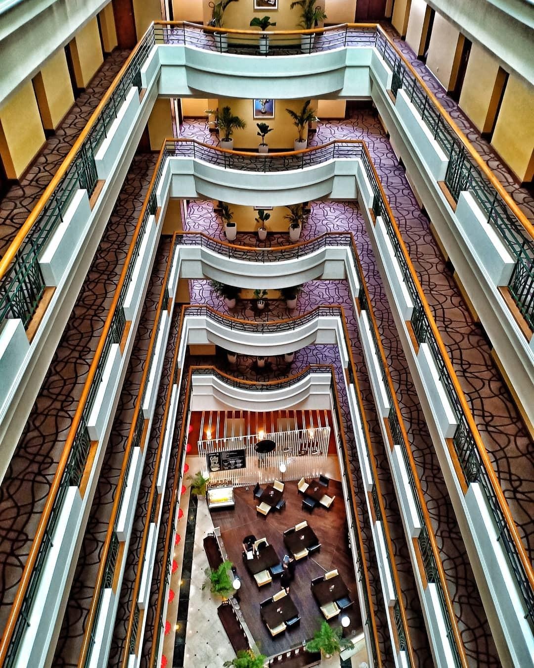 Khach san 4 sao anh 13