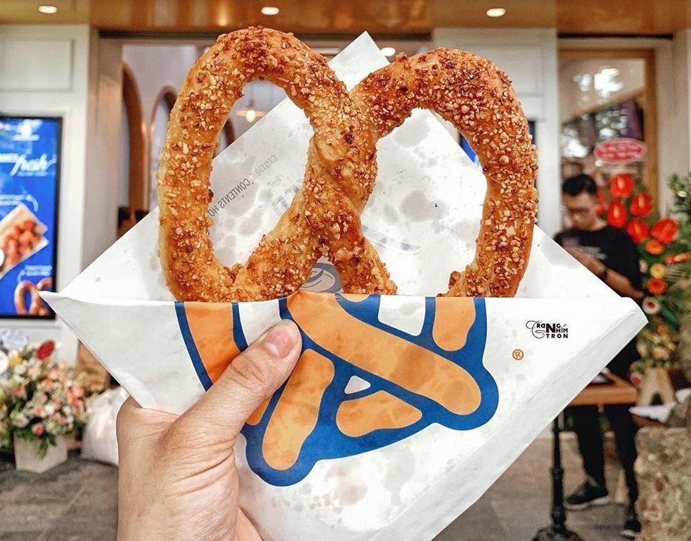 Cong thuc lam banh xoan Pretzel dang hut hon gioi tre Ha Noi hinh anh