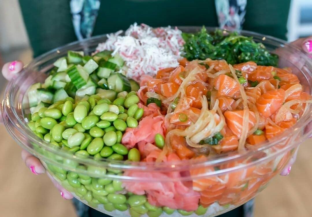 Bat salad tron sashimi nang 10 kg cho thuc khach co da day khong day hinh anh