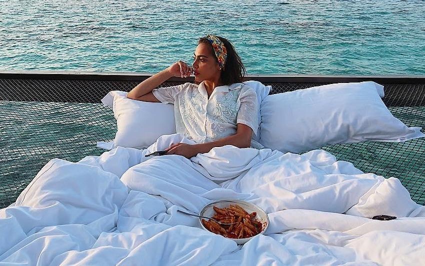 Chi 400 USD/dem ngu giua dai duong, ngam binh minh o Maldives hinh anh