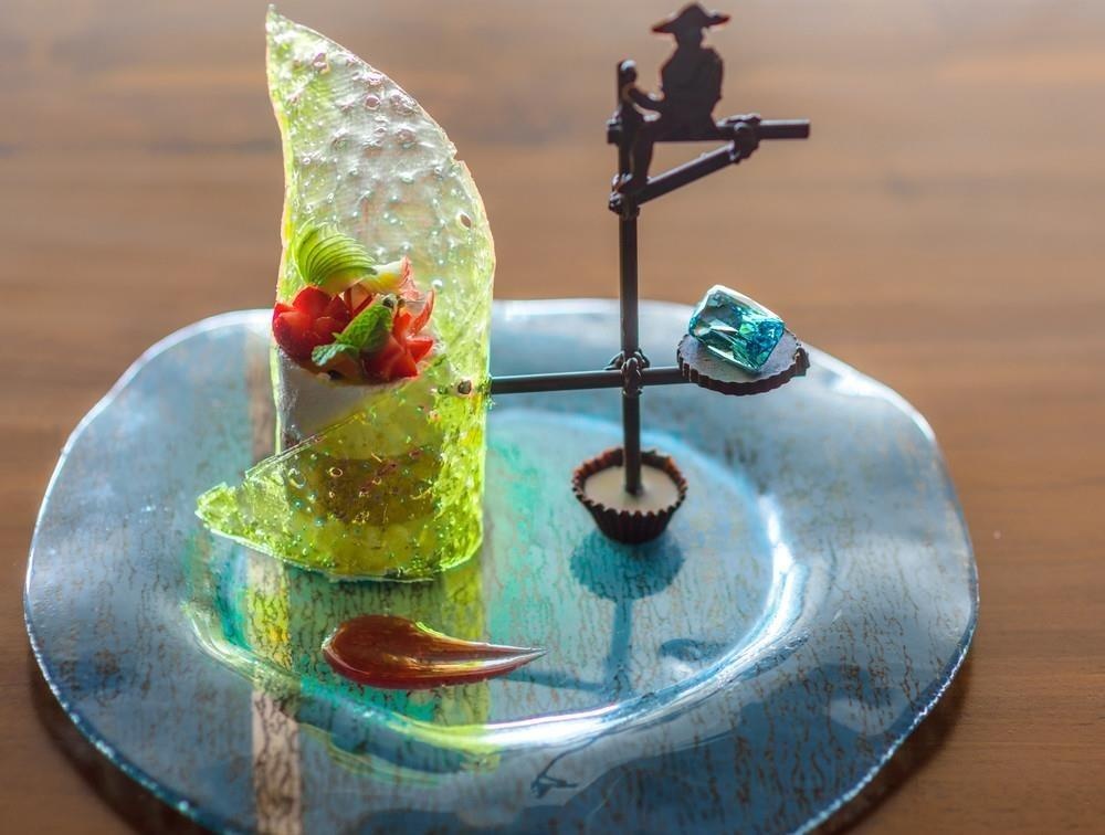 Banh trang mieng 15.000 USD va 8 bua an xa xi bac nhat the gioi hinh anh