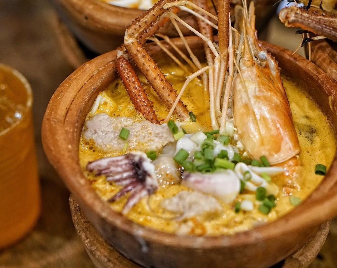 Chao trung chan nuoc lau Thai tom yum, mon ngon la mieng de lam hinh anh