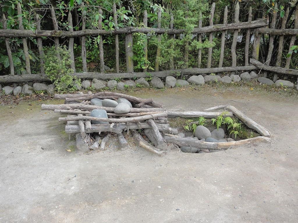 Lò nướng trong lòng đất ảnh 5 Lo nuong trong long dat anh 5