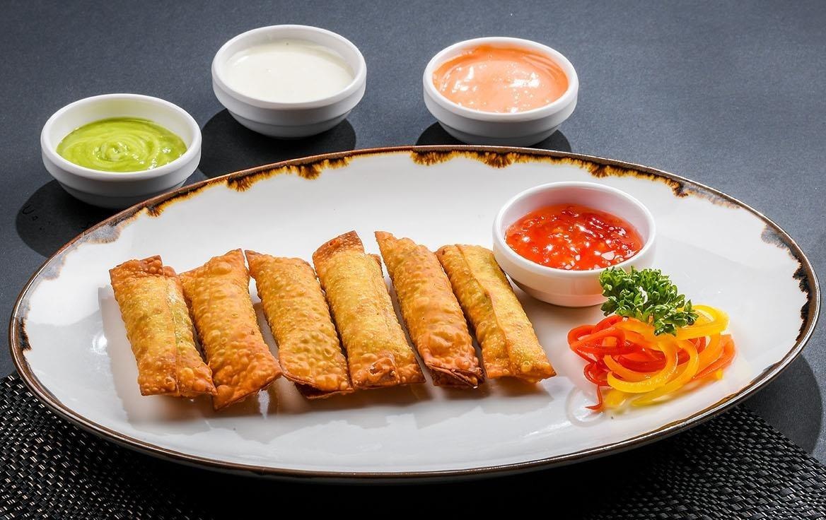 Tap lam cha nem thit ga chuan bi cho mam co Viet trang trong hinh anh