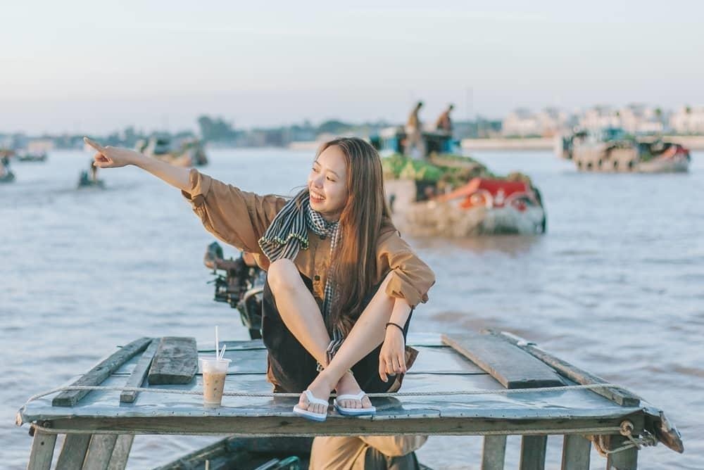 Lenh denh khap mien Tay song nuoc o nhung khu cho noi binh di hinh anh