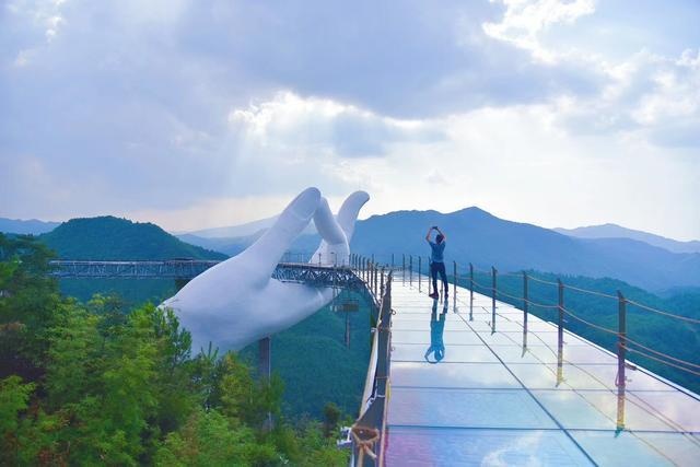 Cầu Vàng phiên bản Trung Quốc ảnh 1 Cau Vang phien ban Trung Quoc anh 1
