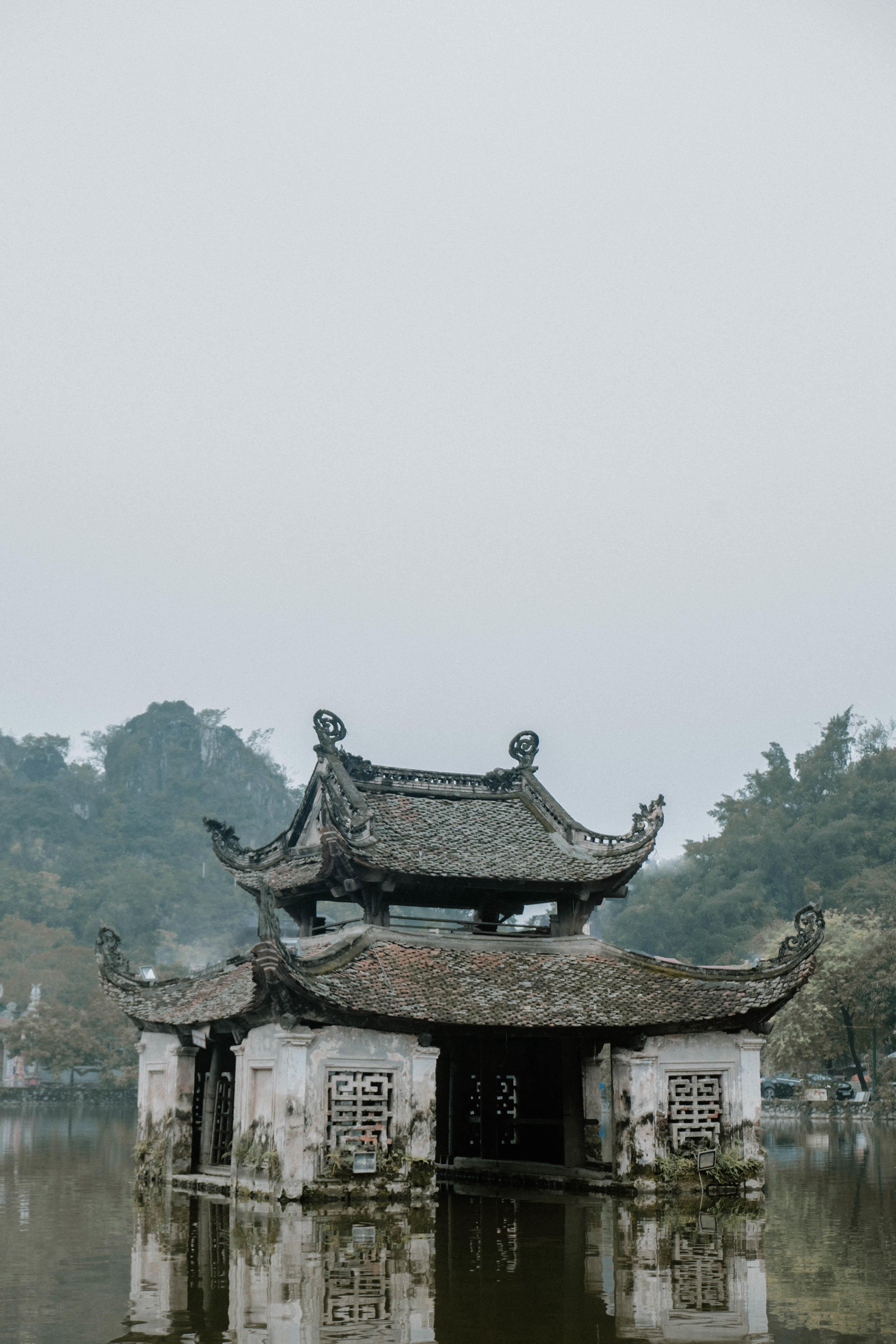 Chua gan Ha Noi anh 8