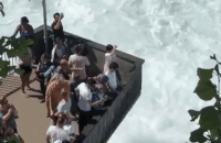 Lieu minh ngam thac nuoc hung du nhu tran dai hong thuy ngay tan the hinh anh