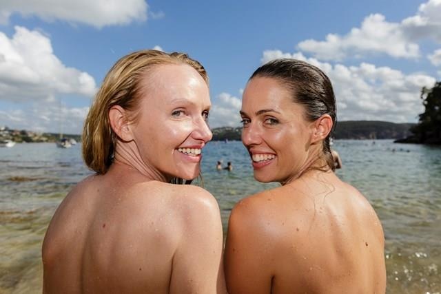 Nhung bai bien cho phep du khach tam khoa than noi tieng the gioi hinh anh