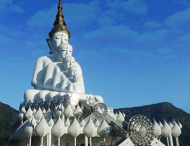 5 tuong Phat nho dan, toa thien tren dinh nui o Thai Lan hinh anh