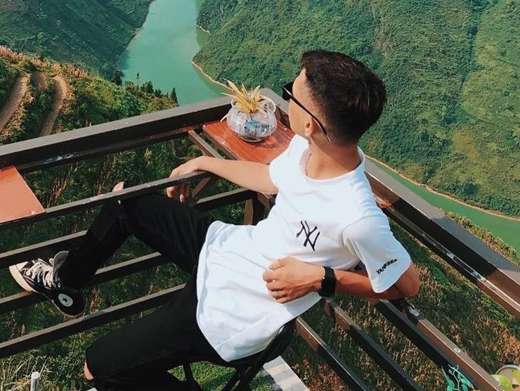 Quan ca phe, khach san tren deo Ma Pi Leng gay tranh cai hinh anh