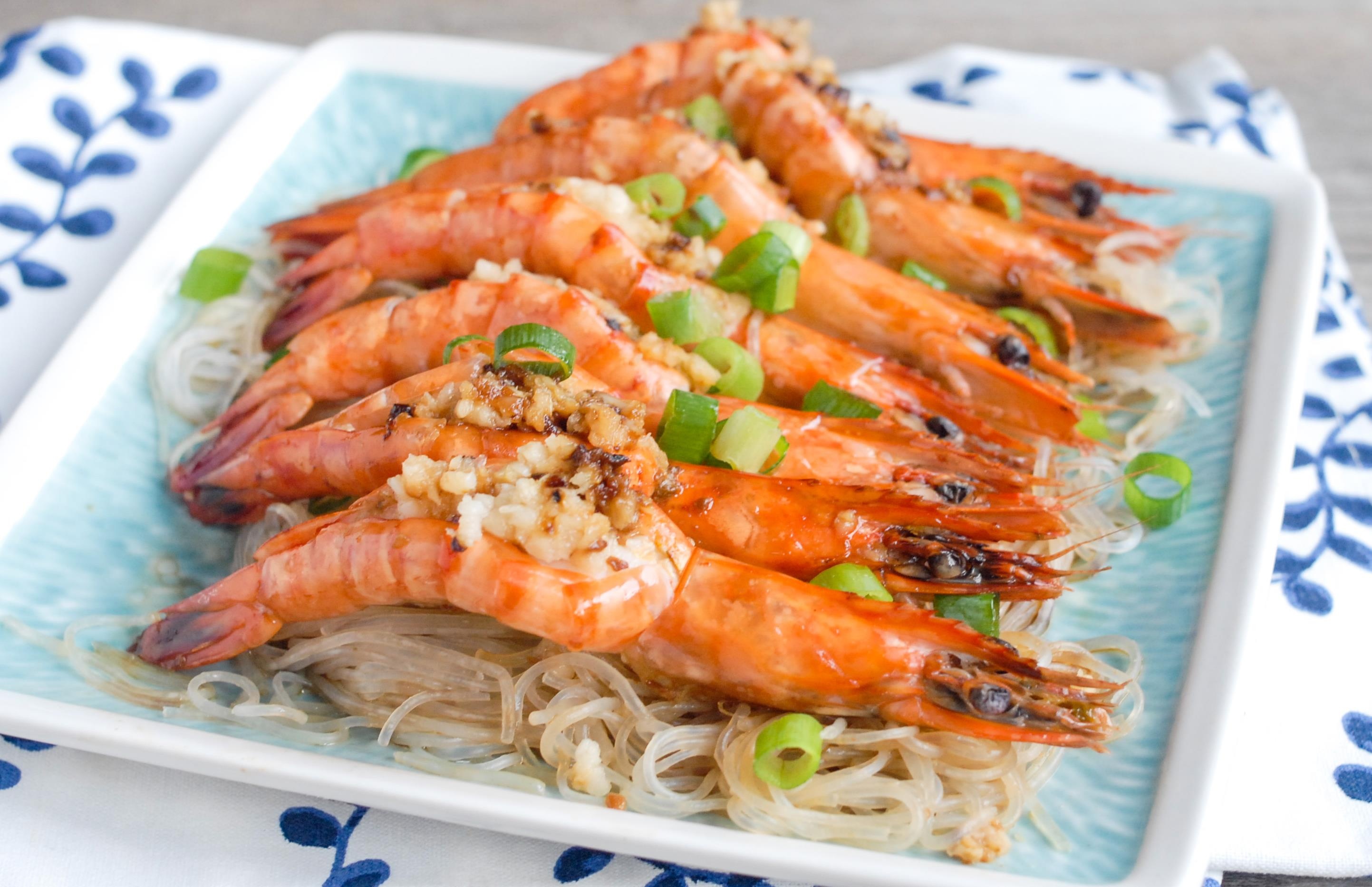 Tom hap gung toi de lam cho bua an cuoi tuan hinh anh