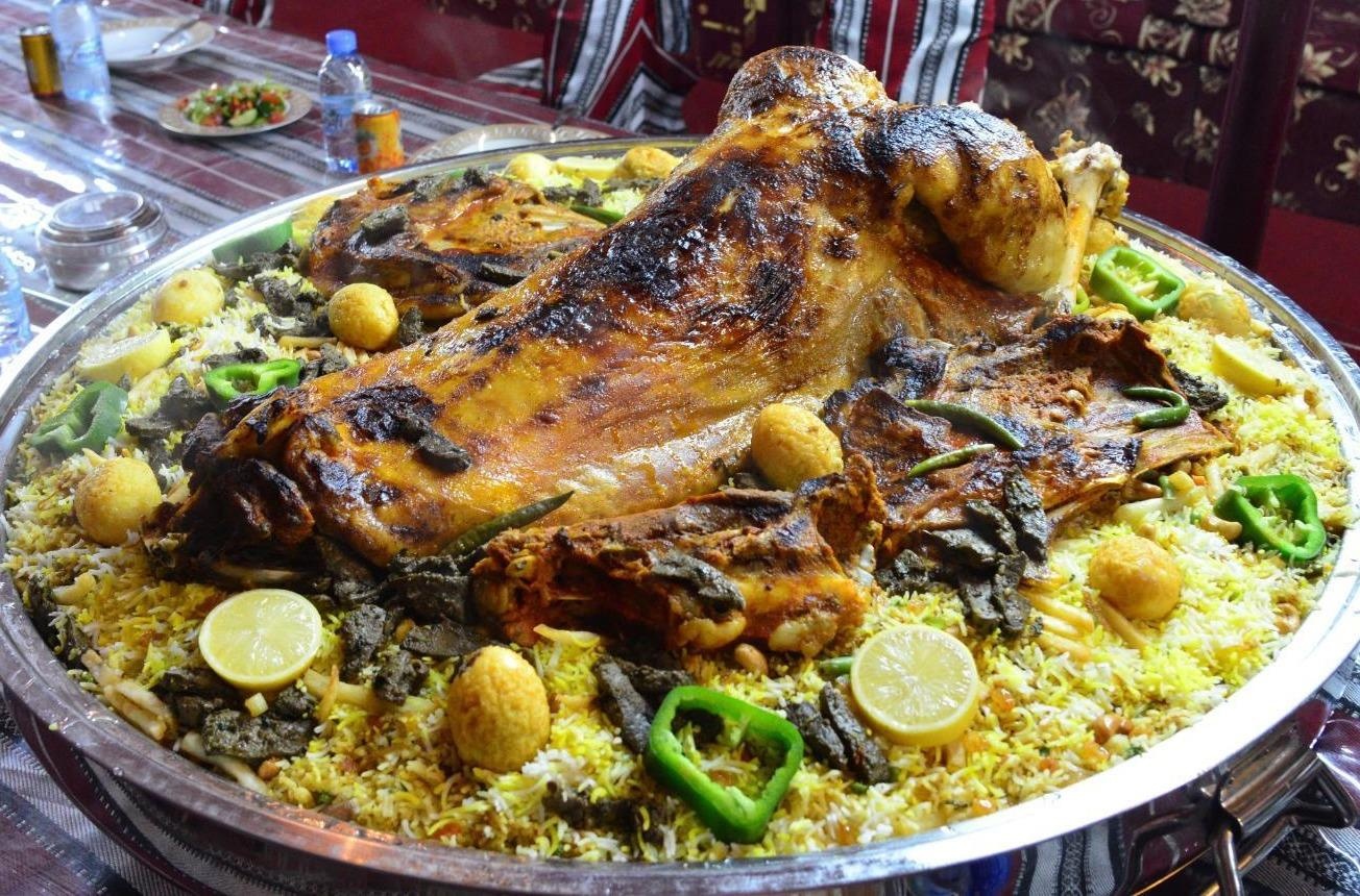 Lac da ham nguyen con - mon ngon noi tieng Dubai hinh anh