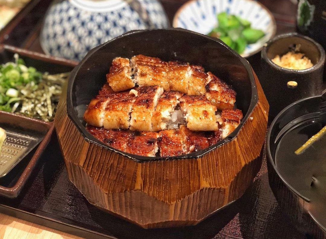 Nguoi Nhat me an luon, sang tao thanh du mon ngon hinh anh