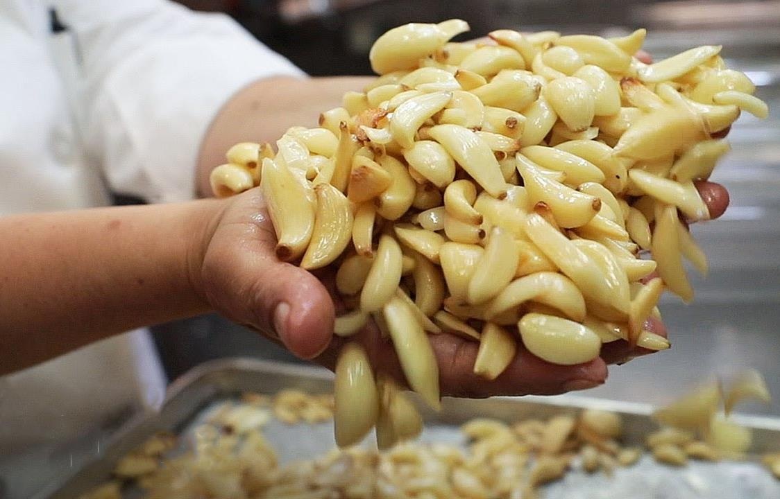 Nha hang nang mui o My, chi phuc vu cac mon an tu toi hinh anh