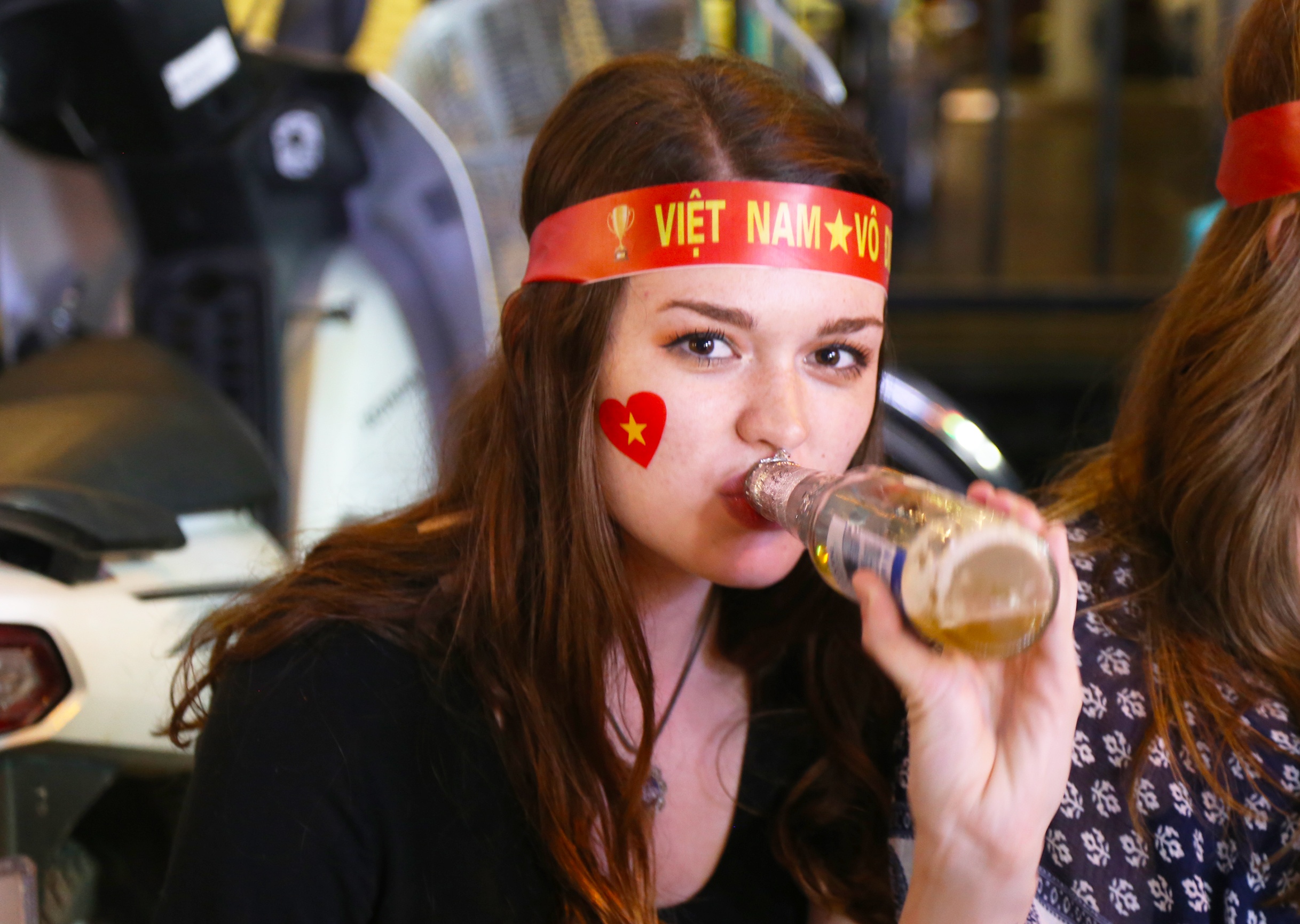 Khach Tay luu y 6 dieu khi an nhau cung nguoi Viet hinh anh