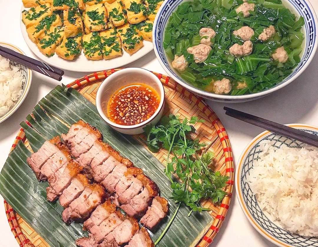 5 meo lam moi khong gian bep cho cac ba noi tro sang tao hinh anh