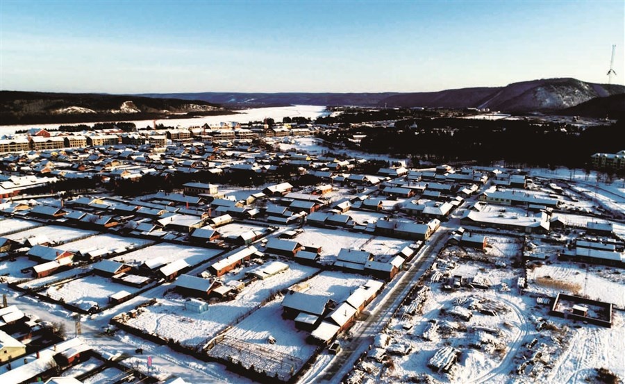 Ngoi lang tuyet phu nua nam o Trung Quoc hinh anh