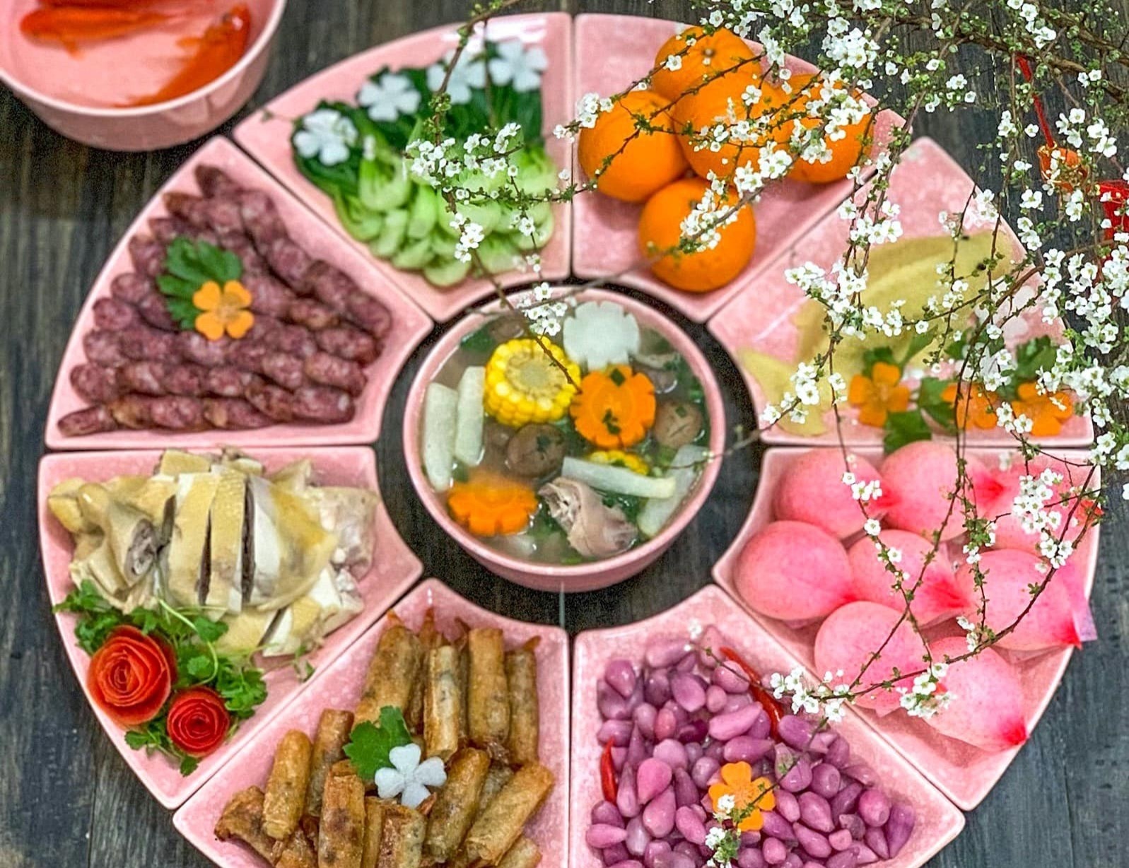 Mam com cung Tao quan cua cac gia dinh Viet hinh anh