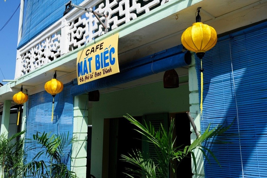 Dieu khien tiem ca phe Mat Biec tro nen noi tieng o Hue hinh anh