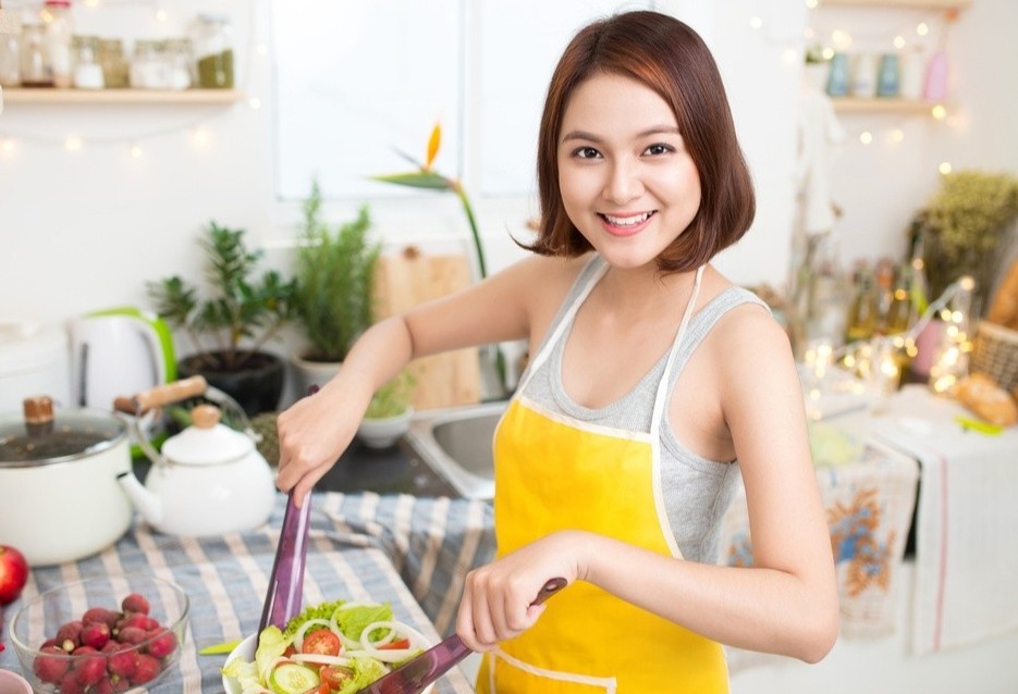 Loat ly do vao bep bien tau bua an khac la ngay Tet hinh anh