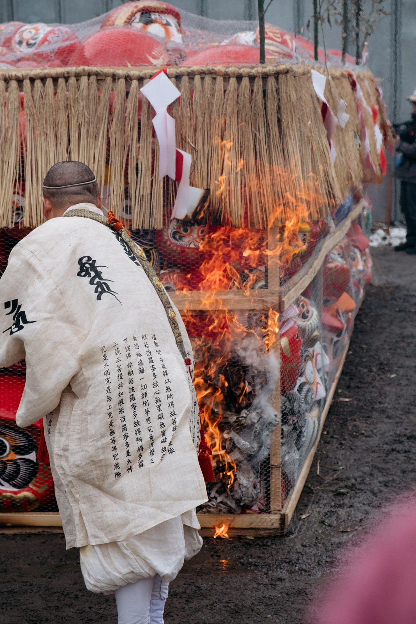 đốt búp bê Daruma ảnh 6 dot bup be Daruma anh 6