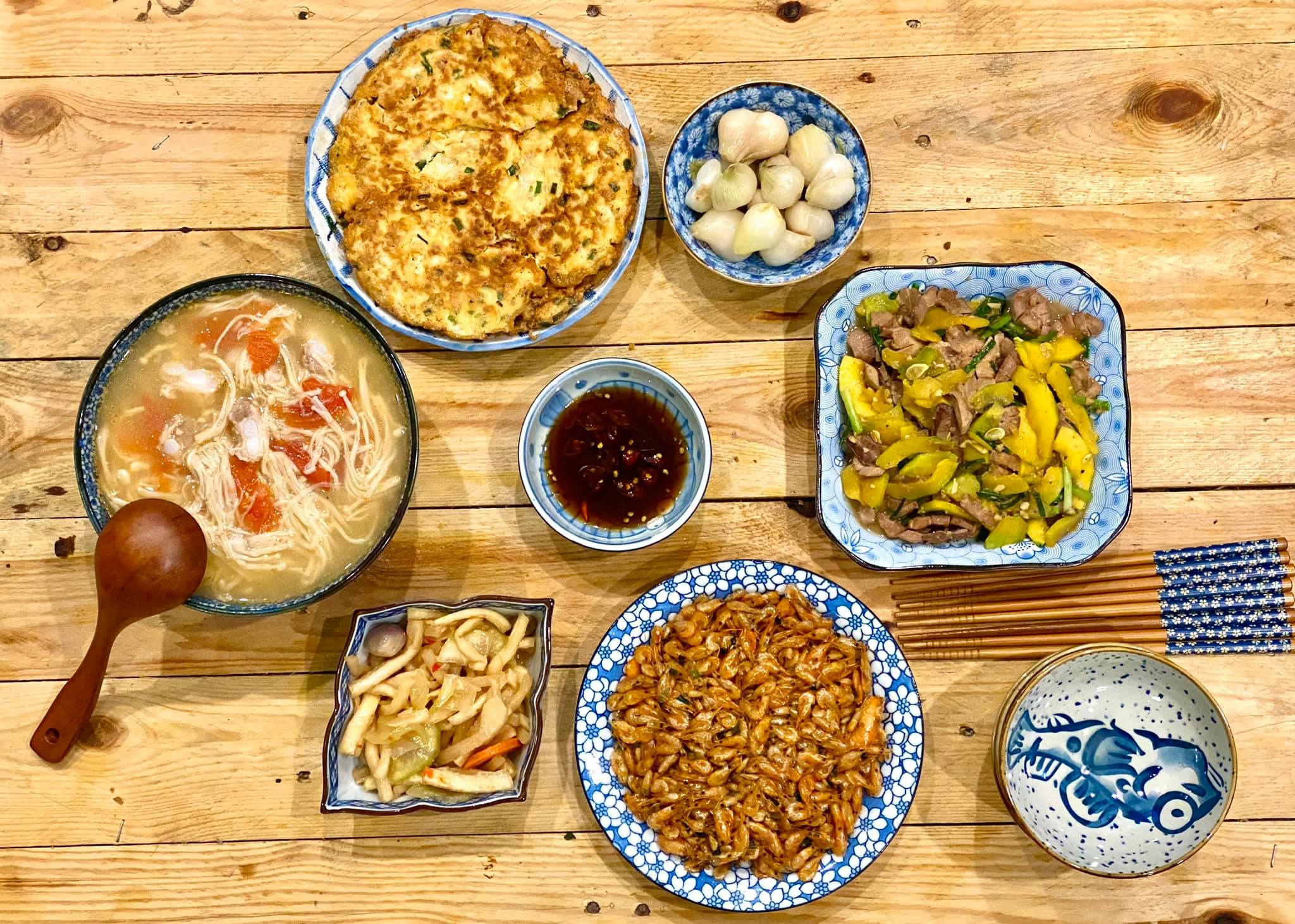 mâm cơm mùa dịch bệnh  ảnh 1 mam com mua dich benh anh 1