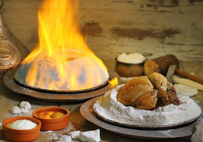 Mon ga hoa thach boc lua tren ban tiec hinh anh