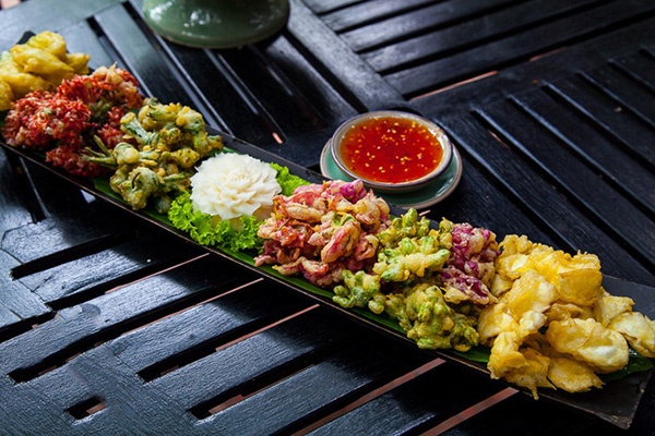 Hoa tuoi chien gion - mon an dac trung cua Thai Lan hinh anh
