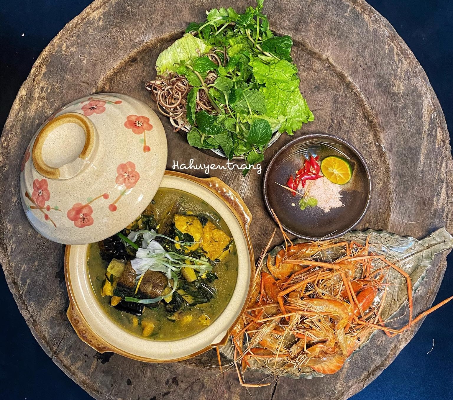 Mam com doi bua ca tuan cho gia dinh 3 nguoi hinh anh