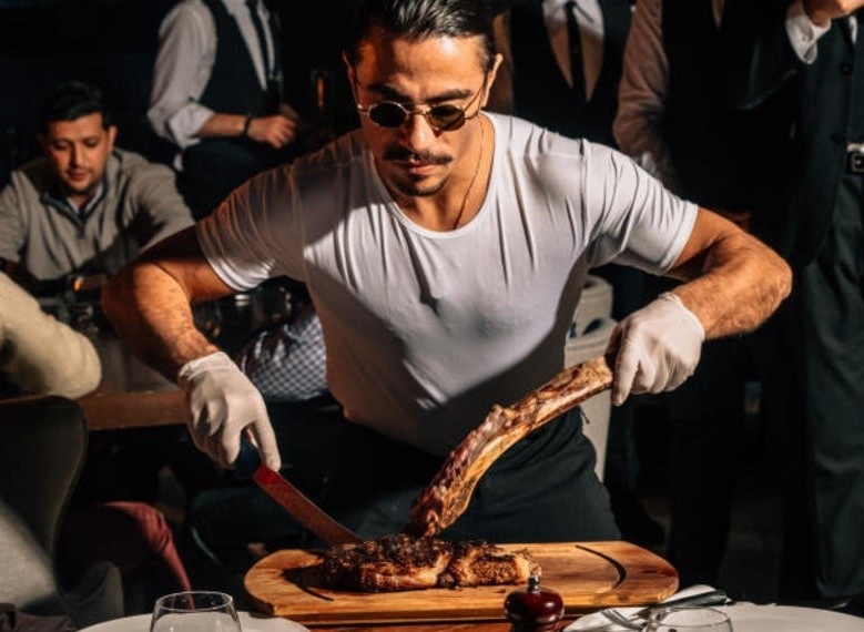 Ky thuat dieu luyen cua dau bep rac muoi noi tieng hinh anh