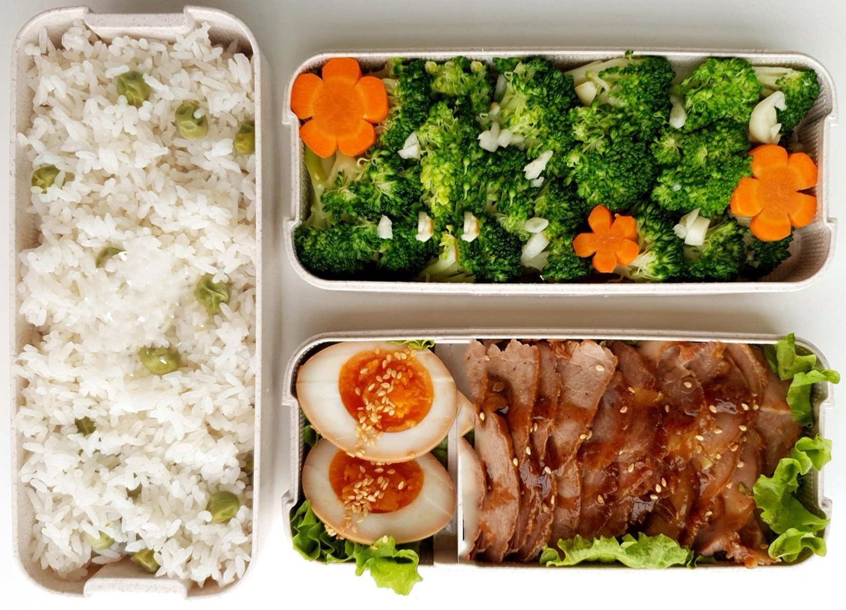 Thuc don com hop cho dan van phong di lam mua dich hinh anh