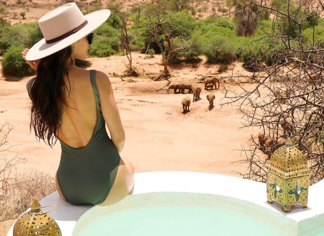 Ngam su tu, voi tam tai ho boi giua dong co hoang da o chau Phi hinh anh