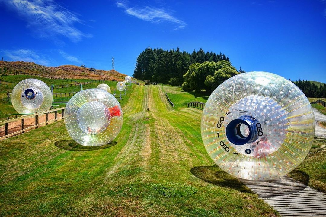 Trai nghiem lan bong phao tren doi nhu quay trong long may giat hinh anh