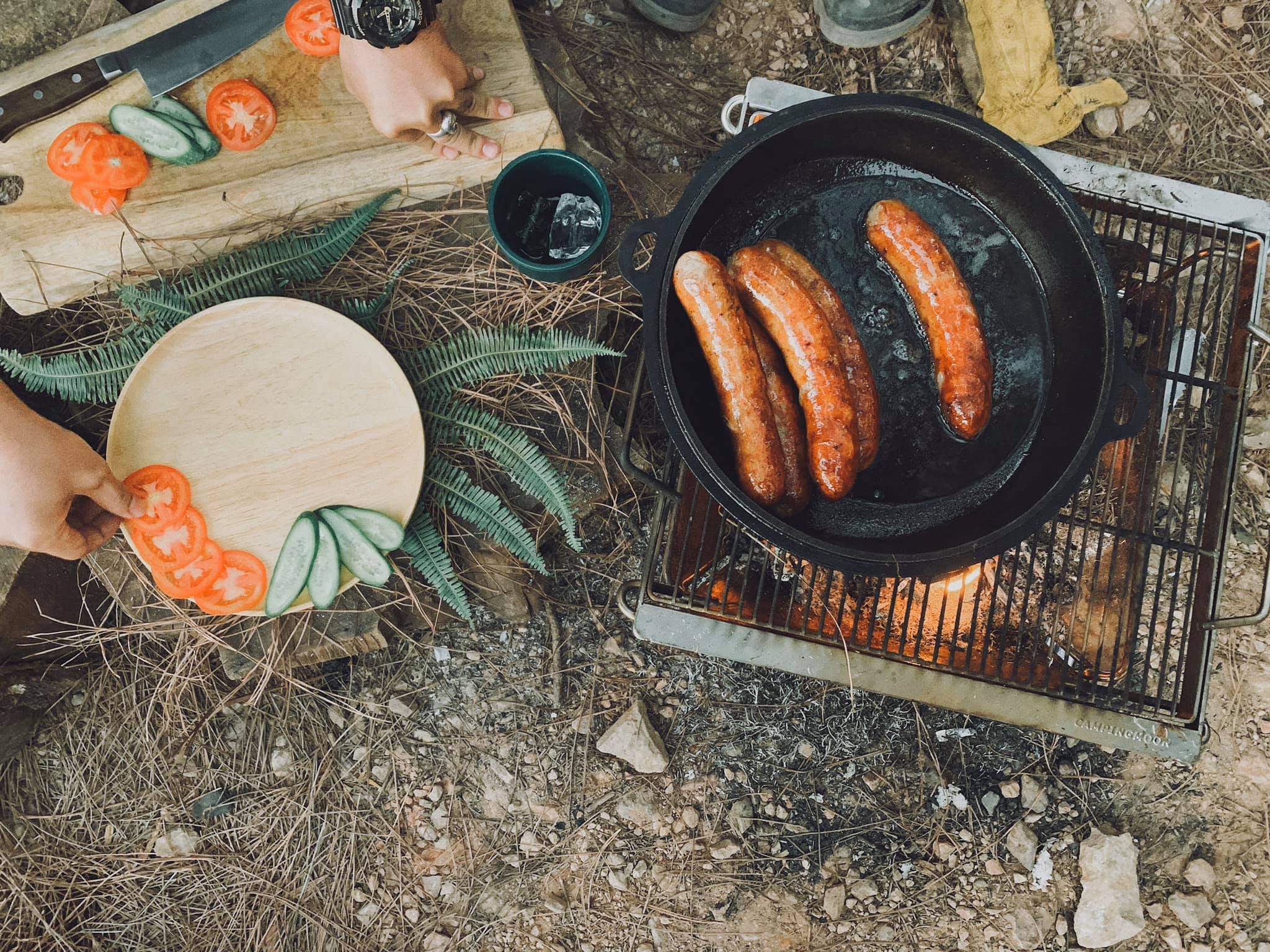 nau an ngoai troi anh 4