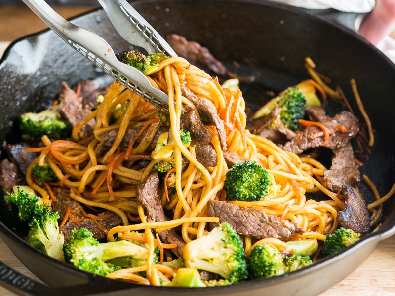 2 cach lam mi tron don gian tai nha hinh anh