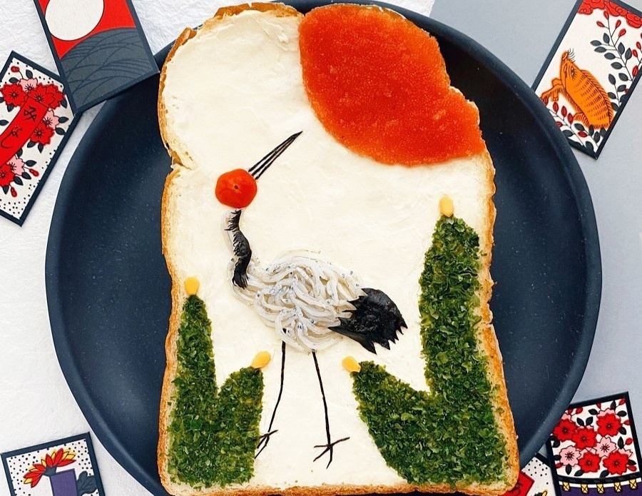 Nghe si Nhat Ban ve tranh tren banh mi hinh anh