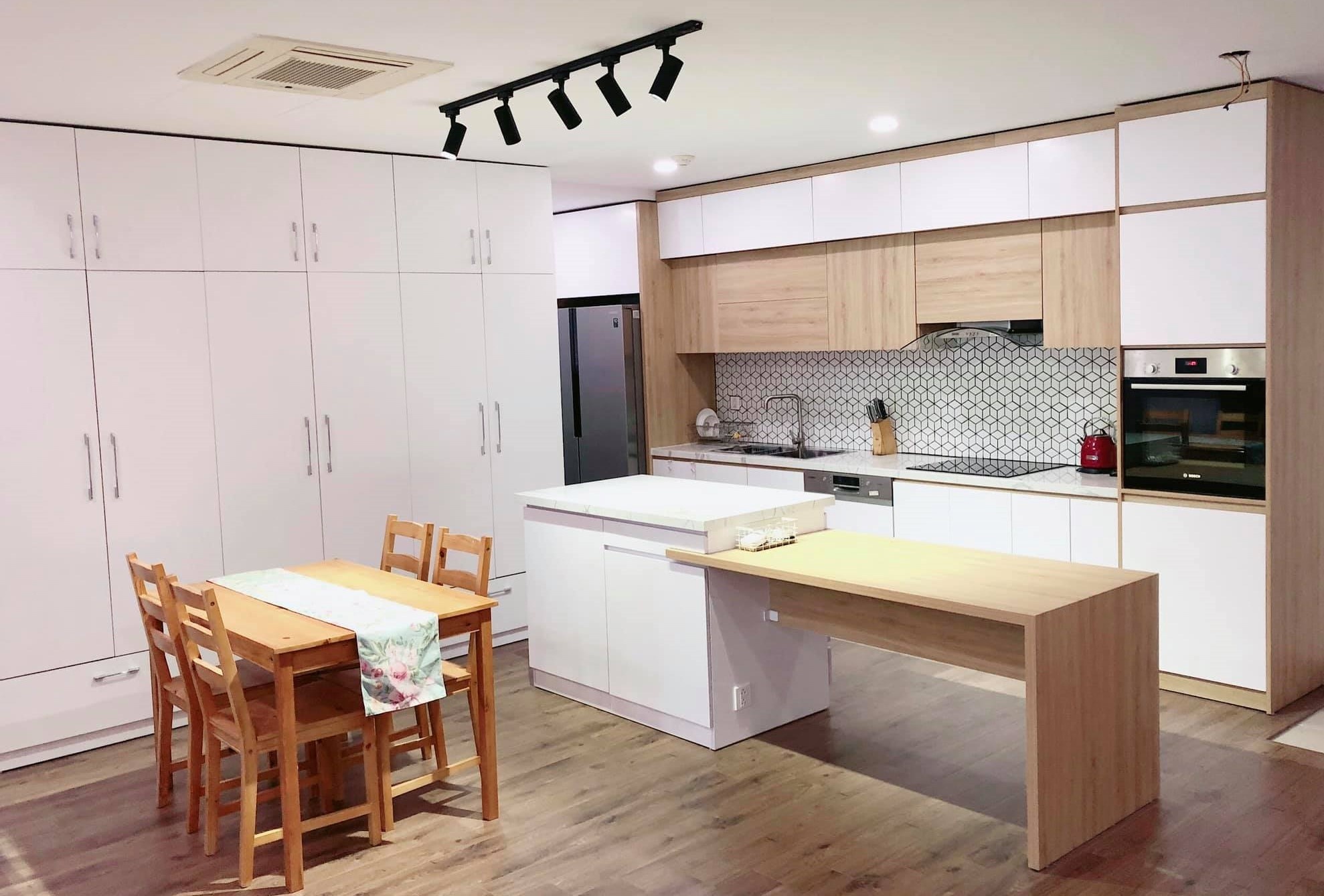 Thiet ke can bep nhieu do tro nen gon gang hinh anh