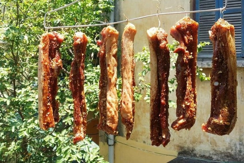 Trao luu lam thit ba chi mot nang vao dip he hinh anh