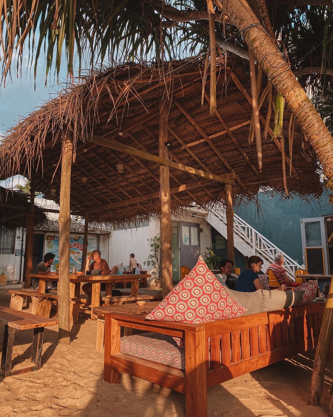 quan ca phe ven song anh 5