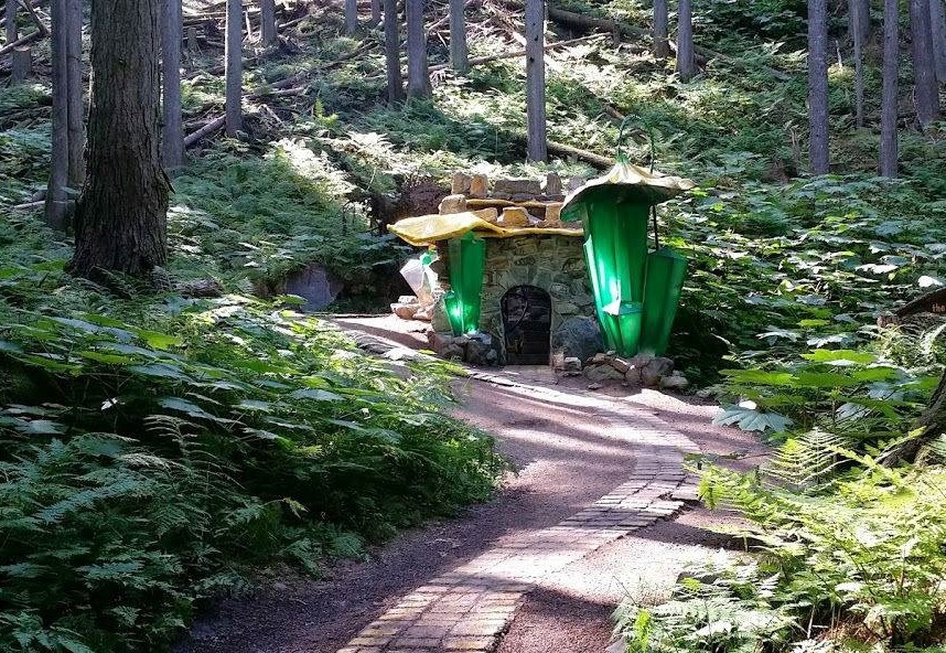 Ngoi nha trong rung tuyet tung 800 tuoi hinh anh