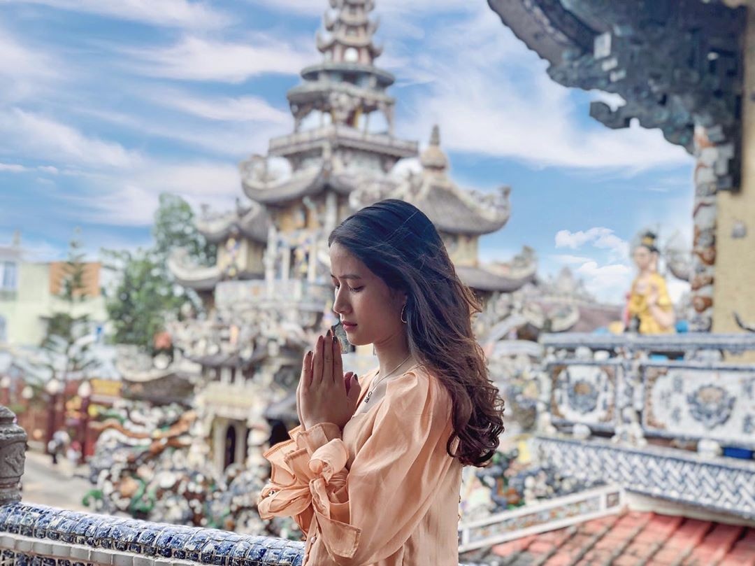 Chua ve chai noi tieng o Da Lat hinh anh