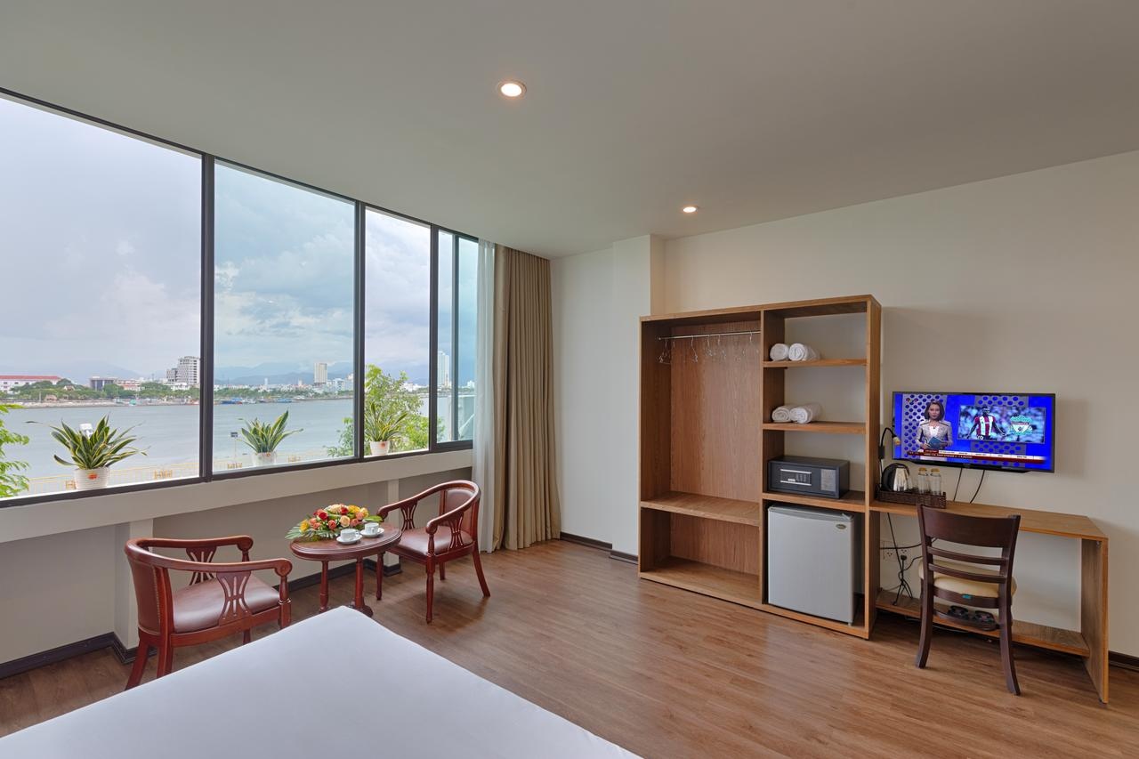 6 khach san o Da Nang ho tro du khach mac ket hinh anh