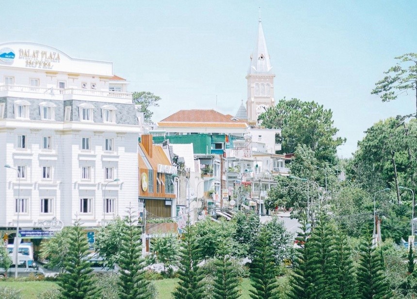 Du khach huy hon 16.000 phong o Da Lat hinh anh