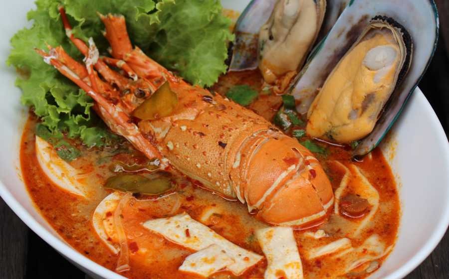 Co gi trong bat mi tom hum khong lo o Bangkok? hinh anh