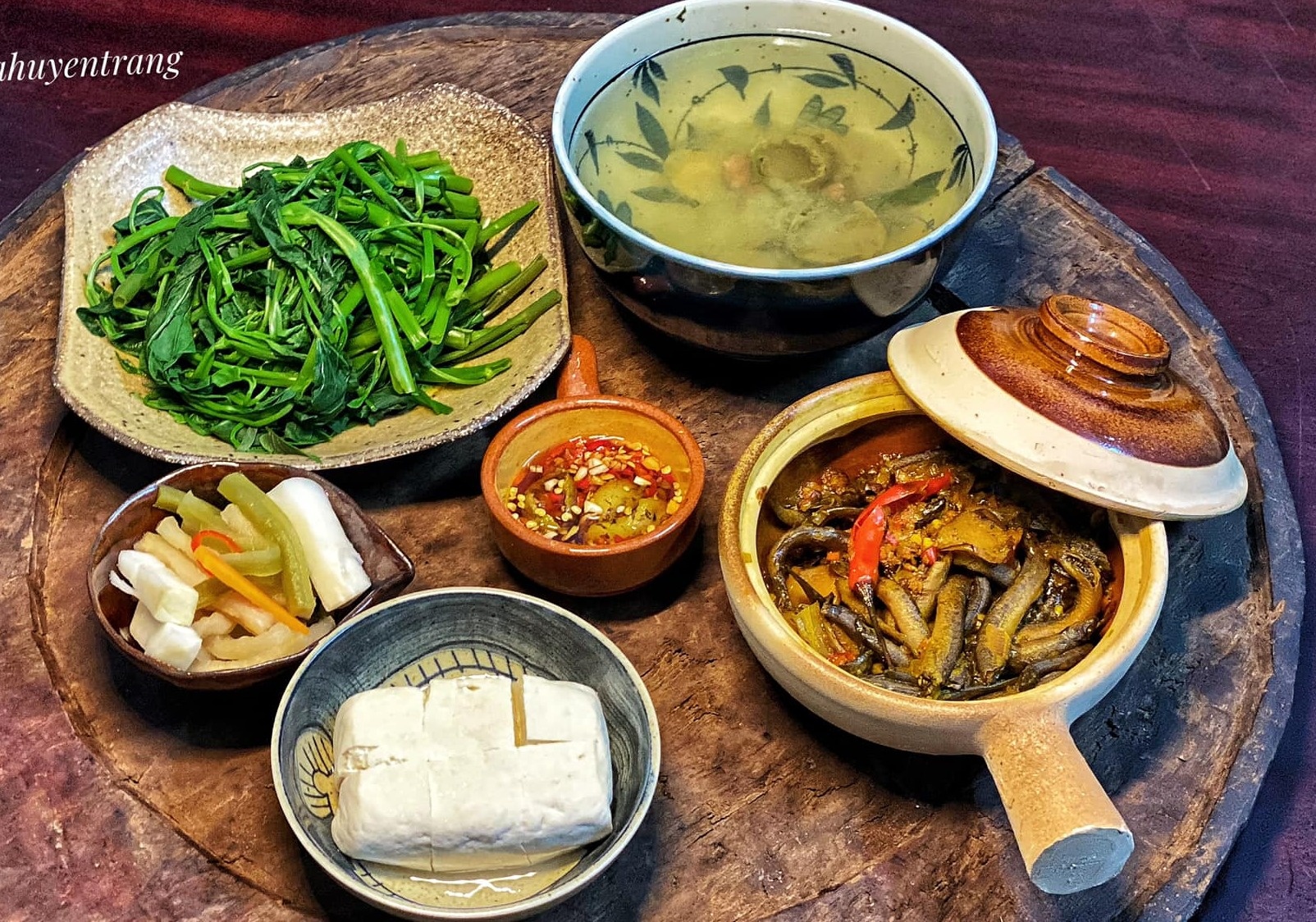 Len thuc don ca tuan cho bua com nha am cung mua dich hinh anh