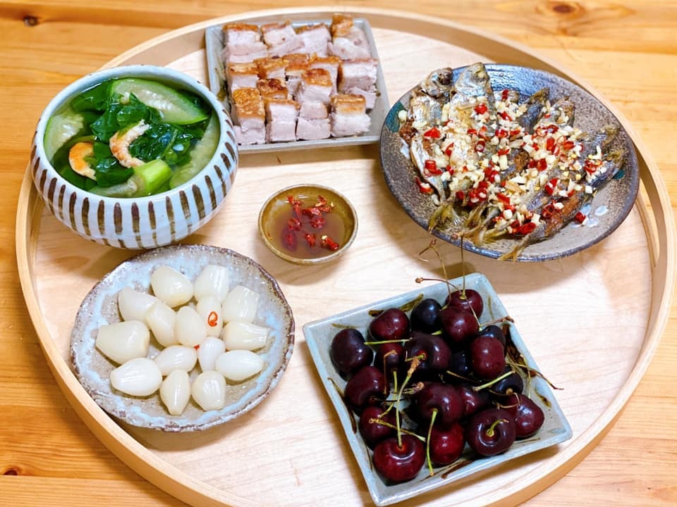 Thuc don com nha buoi toi troi mua hinh anh