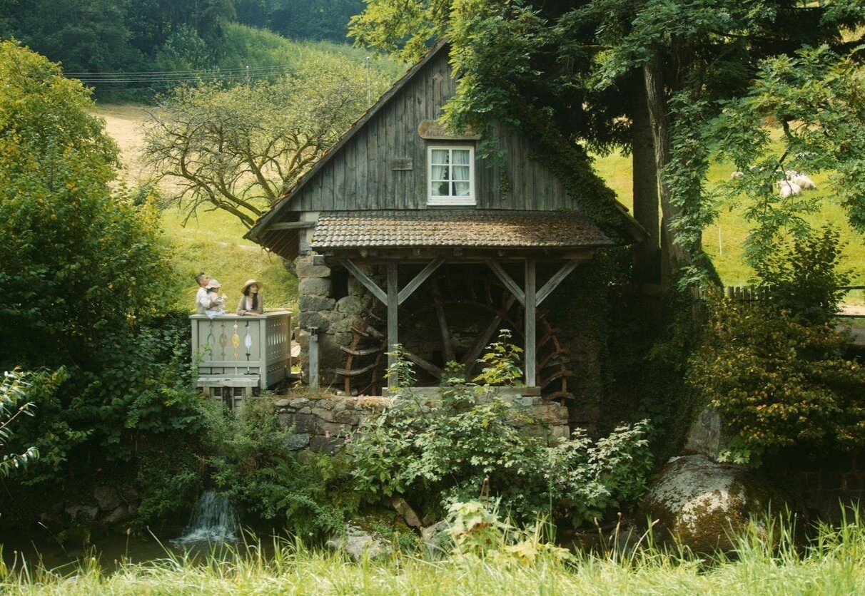 Lac vao vung dat cua truyen co tich Grimm hinh anh