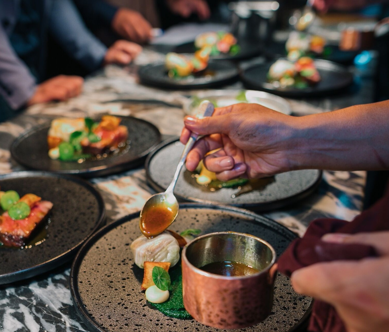 nha hang o TP.HCM anh 3